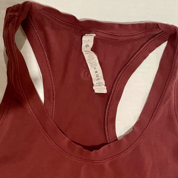 Lululemon Love Tank Smoky Red Size 4 Gently Used - Picture 2 of 4